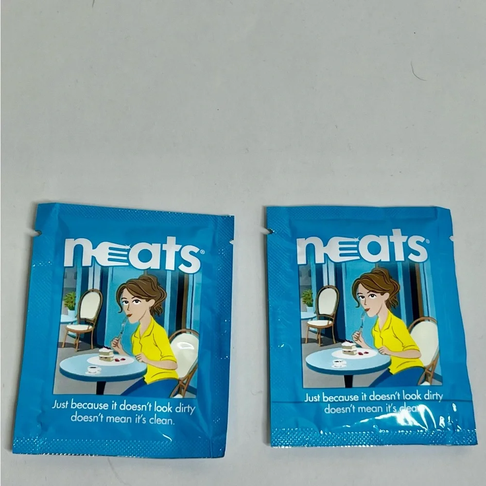 (NEW) BUNDLE - SONEAT DISPOSABLE TRAVEL TOILET SEAT COVERS & NEATS TRAVEL WIPES
